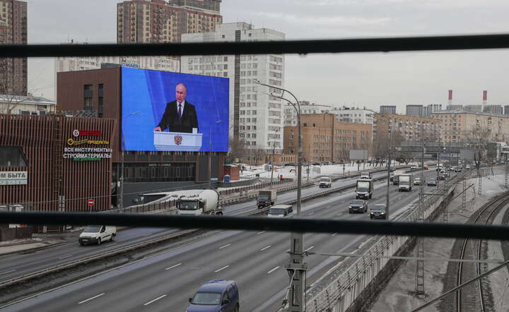 Russian President Vladimir Putin addresses Federal Assembly / autor: PAP/EPA/MAXIM SHIPENKOV