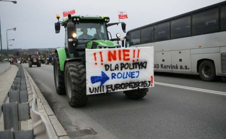  Protest rolników na moście granicznym z Czechami w Cieszynie / autor: PAP/Jarek Praszkiewicz