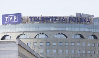 Tłumy zbierają się pod siedzibą TVP. „Będziemy bronić niezależności polskiej telewizji”