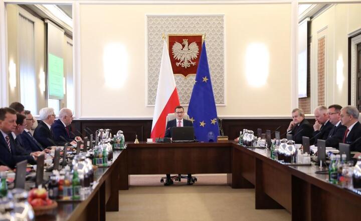 Posiedzenie rady ministrów / autor: PAP/Leszek Szymański