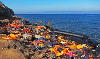 Rekordowy napływ migrantów do Włoch: 50 łodzi w niedzielę