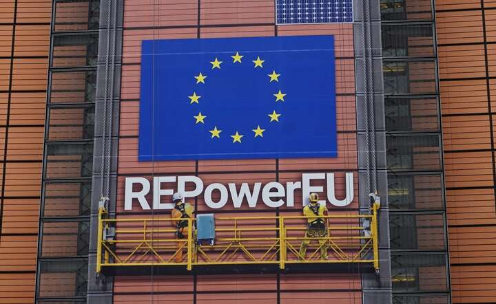 W strategii REPower EU z maja 2022 roku Komisja Europejska wskazała, że ciągu pięciu lat Wspólnota powinna odejść od rosyjskich surowców / autor: Fratria / MK