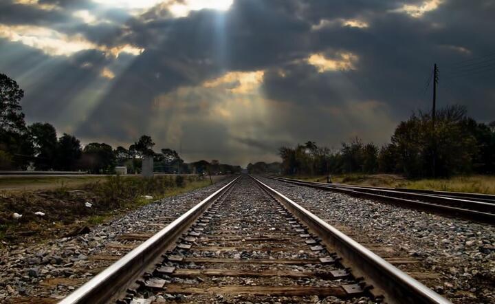 Infrastruktura kolejowa - zdjęcie ilustracyjne  / autor: Pixabay 