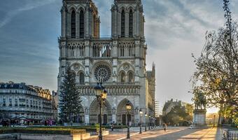 Odbudowana Notre-Dame straci chrześcijański charakter?