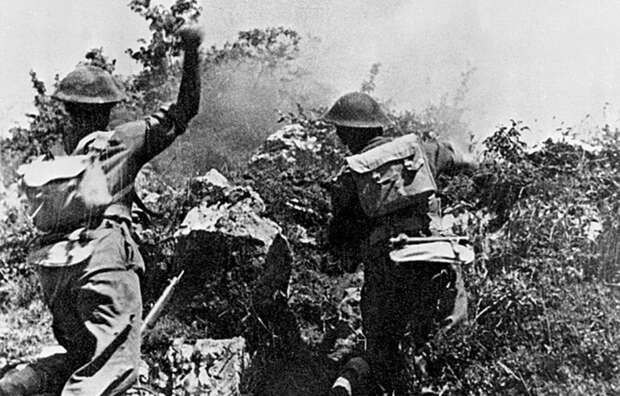 Bitwa o  Monte Cassino. Walka na granaty pod wzgórzem „593” / autor: wikimedia commons/ autor nieznany - Melchior Wańkowicz: Bitwa o Monte Cassino (1945-1947), Rome-Milan /  Domena publiczna
