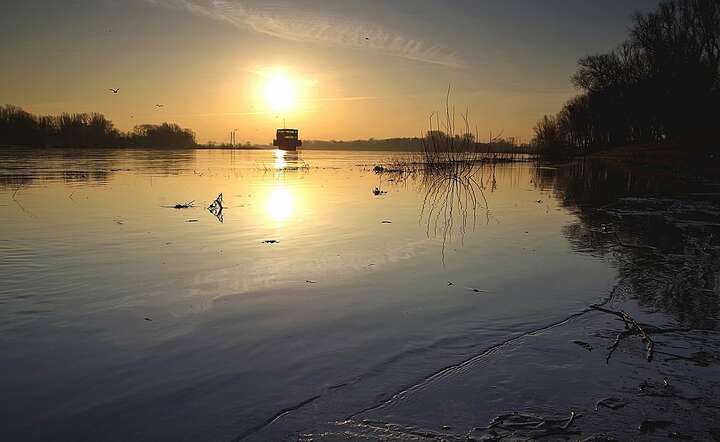 Opady zimowe uzupełniły stan wód w rzekach. Nz. Wisła w Warszawie / autor: Pixabay