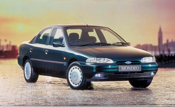 ford mondeo, jeden z pierwszych modeli / autor: Twitter