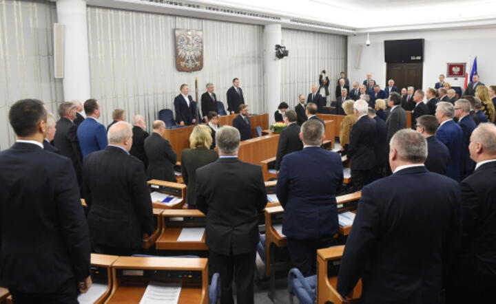 Senatorowie podczas posiedzenia Senatu, 20 bm.fot. PAP/Radek Pietruszka