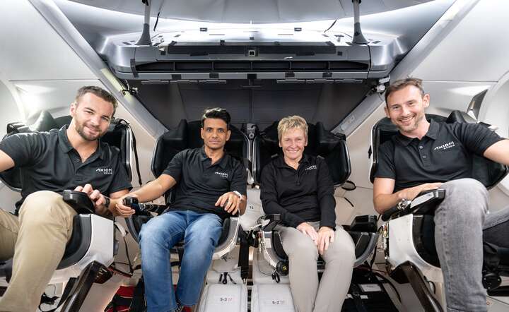 Załoga misji Ax-4 (od lewej): Tibor Kapu (Węgry), Shubhanshu Shukla (Indie), Peggy Whitson (USA) i Sławosz Uznański-Wiśniewski (Polska/ESA) / autor: materiały prasowe © Axiom Space