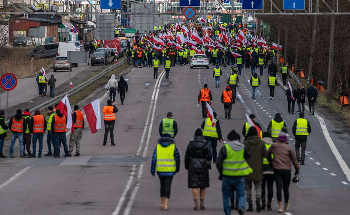 Protest rolników na przejściu w Dorohusku / autor: PAP/Wojtek Jargiło