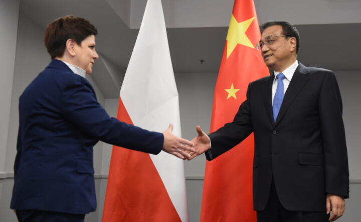 Premier Beata Szydło oraz z premier Chińskiej Republiki Ludowej Li Keqiang podczas spotkania w Rydze, fot. PAP/Radek Pietruszka