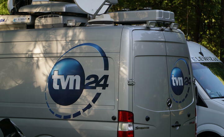 wóz transmisyjny TVN24 / autor: fotoserwis PAP