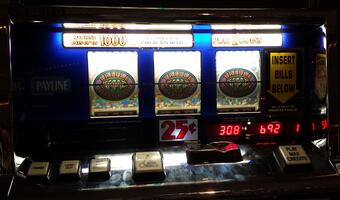 Automaty do gry pod szczególnym nadzorem - rząd będzie zmieniał przepisy o hazardzie
