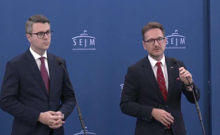 Konferencja prasowa polityków PiS, Piotra Müllera i Waldemara Budy w Sejmie / autor: X / @pisorgpl