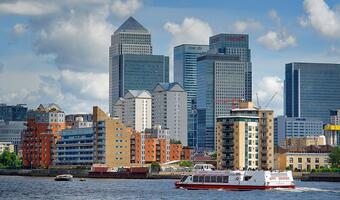 Londyn wzywa bankowców i inwestorów