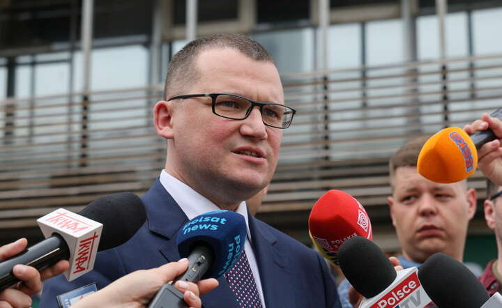 Szef sztabu wyborczego Karola Nawrockiego Paweł Szefernaker w rozmowie z mediami / autor: PAP/Paweł Supernak