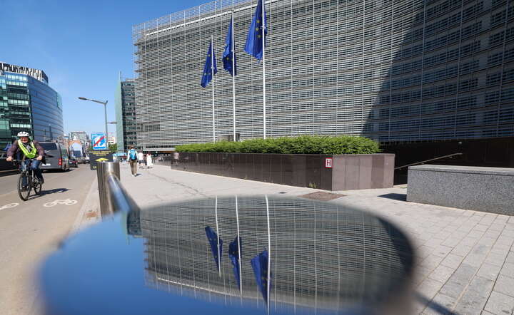 Siedziba Komisji Europejskiej w Brukseli / autor: PAP/ EPA/OLIVIER HOSLET