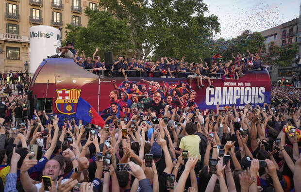 Barcelona świętuje mistrzostwo La Liga / autor: PAP/EPA