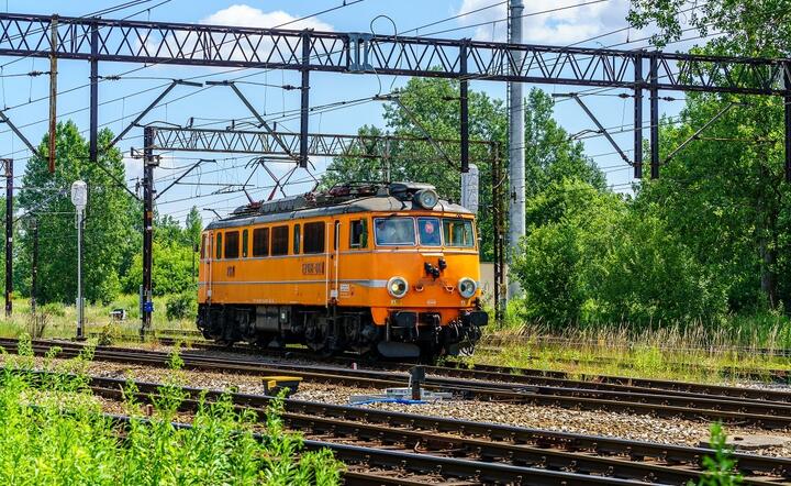 Nietrzeźwy 59-letni maszynista prowadził lokomotywę na terenie terminala przeładunkowego / autor: Fratria / AS