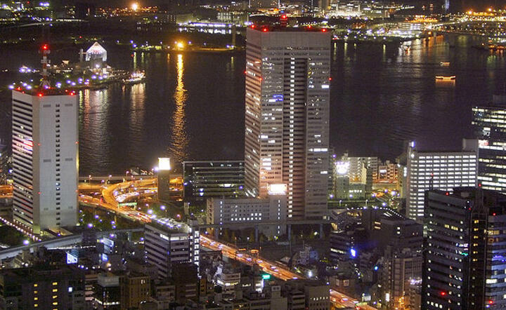 Główna siedziba Toshiby w Tokio, fot. CC BY-SA 3.0, https://commons.wikimedia.org/w/index.php?curid=30844