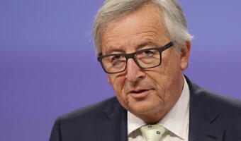 Co z Brytyjczykami pracującymi dla UE? Juncker uspokaja, ale ich sytuacja jest niepewna