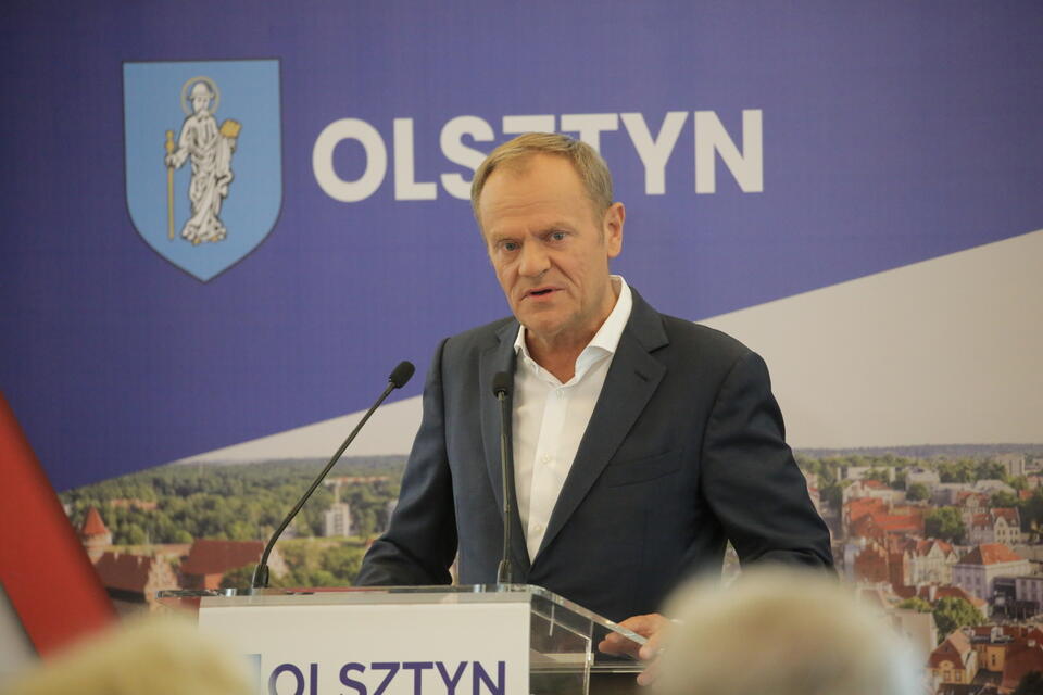 Lider PO Donald Tusk podczas posiedzenia Klubu Parlamentarnego Koalicji Obywatelskiej w Olsztynie / autor: PAP/Tomasz Waszczuk