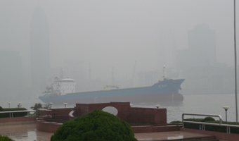 Alarm smogowy w Chinach trwa
