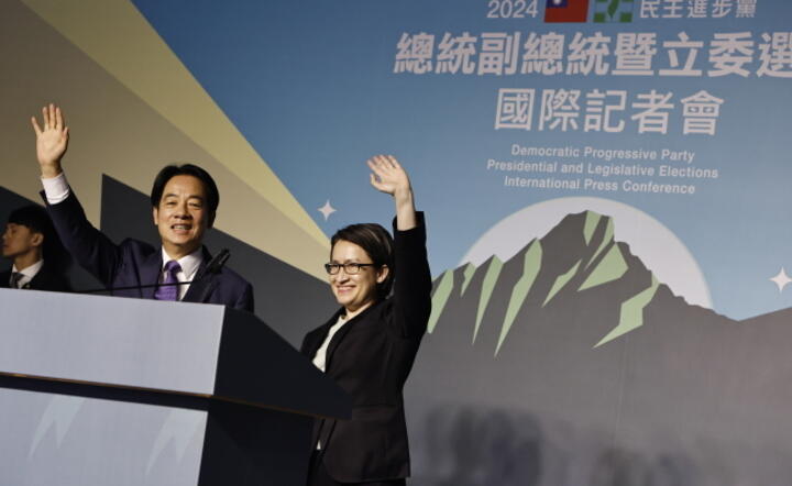 Prezydent Tajwanu Lai Ching-te podczas wystąpienia po triumfie wyborczym / autor: PAP/ EPA/DANIEL CENG
