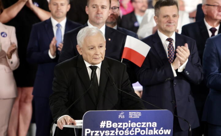 Prezes PiS Jarosław Kaczyński podczas prezentacji kandydatów KW Prawa i Sprawiedliwości w wyborach parlamentarnych 2023 r. / autor: PAP/Adam Kumorowicz