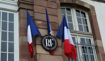 Francja: Decyzja wyborców czerwoną kartką dla Macrona