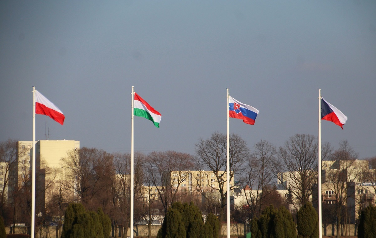 Promění se V4 na 2+2?  Češi nařídili izolaci