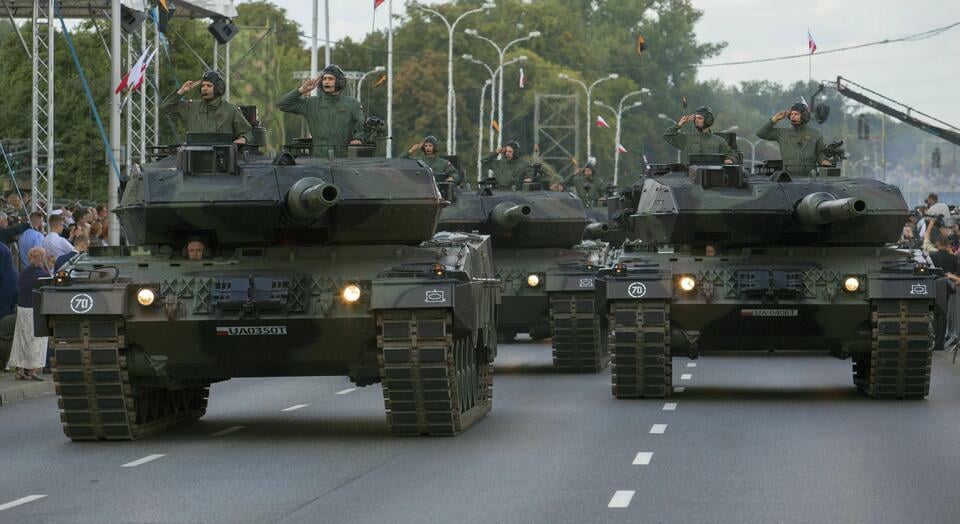 The Polish army is to consist eventually of 250,000 soldiers