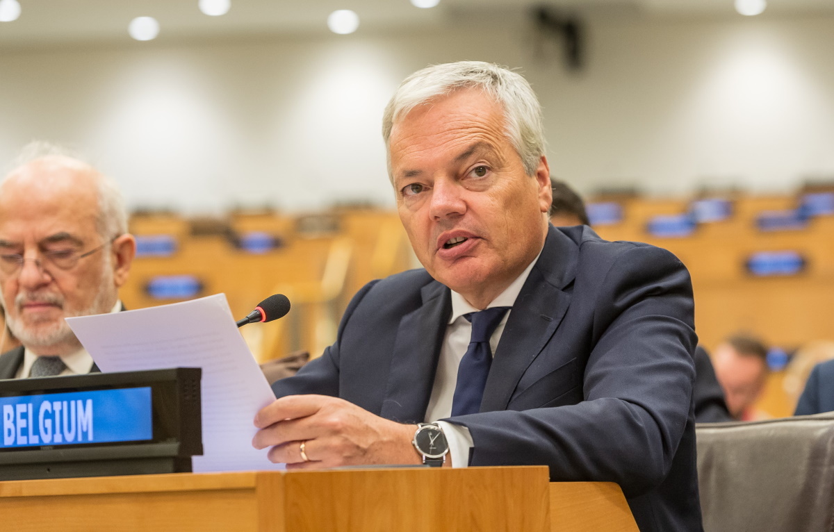 Der EU-Kommissar droht Rumänien: Er gehe den Weg Polens