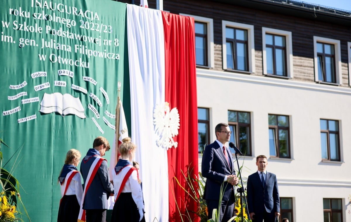 Premier Na Inauguracji Roku Szkolnego. Czego życzył Uczniom?