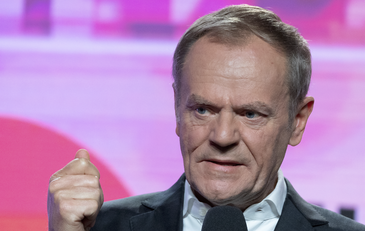 Shoe, rainbow and abortion. Tusk is getting ready to march on June 4