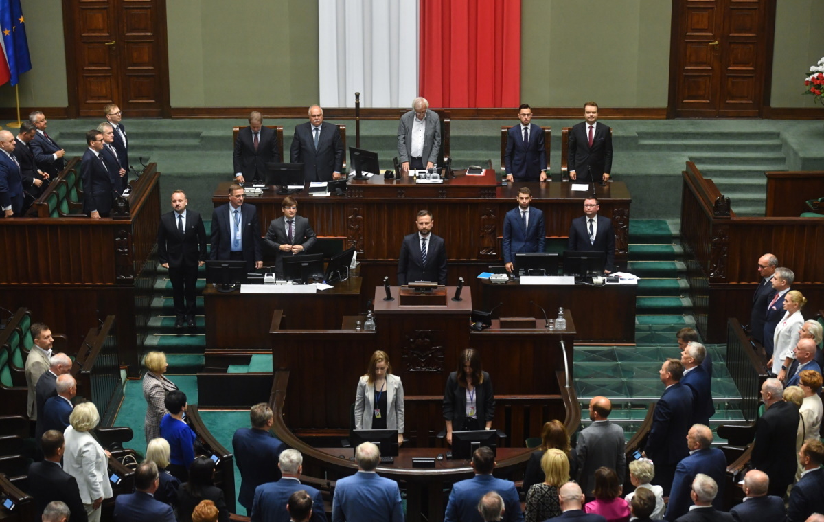 Sejm Uczcił Minutą Ciszy Ofiary Rzezi Wołyńskiej