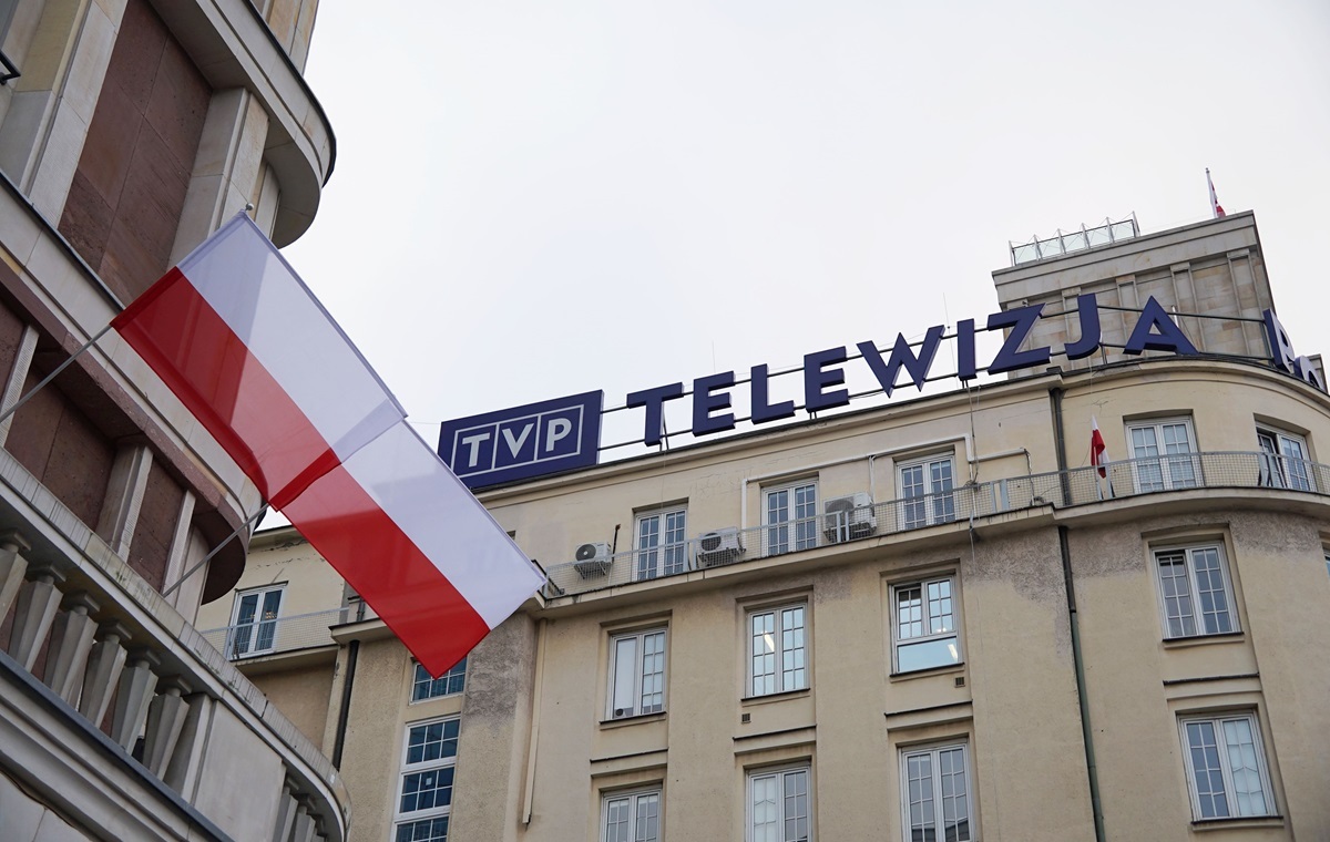 „Demokratyczny” świat pomaga dewastować wolne media w Polsce