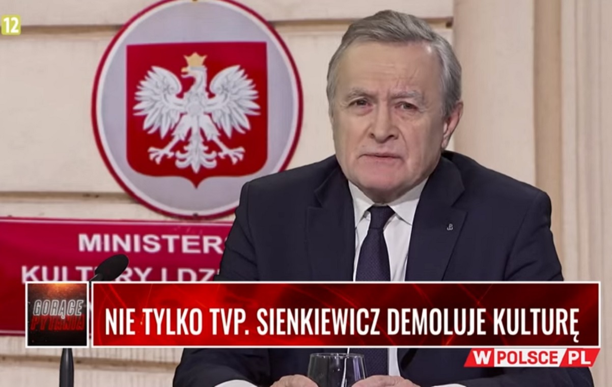 Demolka pułkownika Smerfa Omnibusa. Gliński: To jest PRL-bis