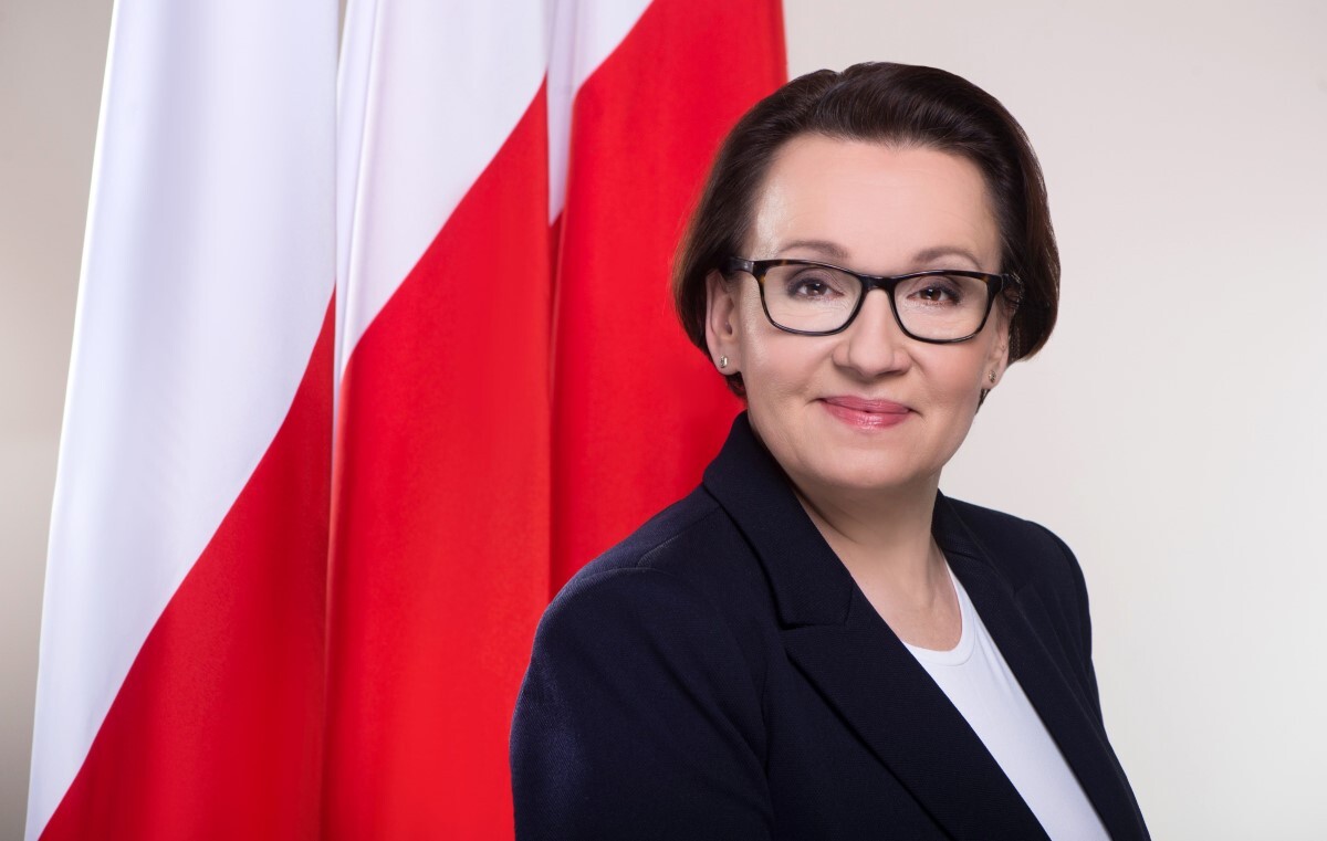 TYLKO U NAS. Zalewska: Chcą unikać tematów o polskości