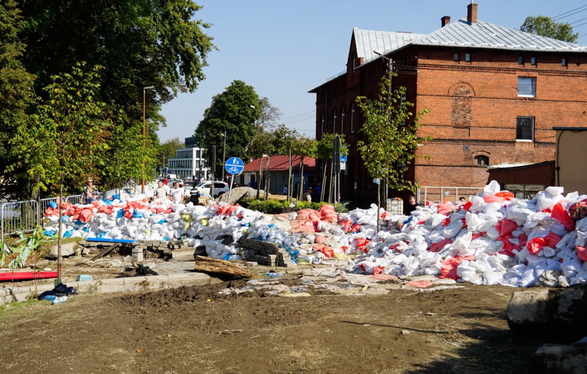 Rząd wprowadza 0-proc. stawkę VAT na darowizny dla powodzian