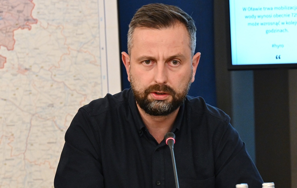 Szef smerfowej brygady: Prawie 20 tys. żołnierzy walczy z powodzią