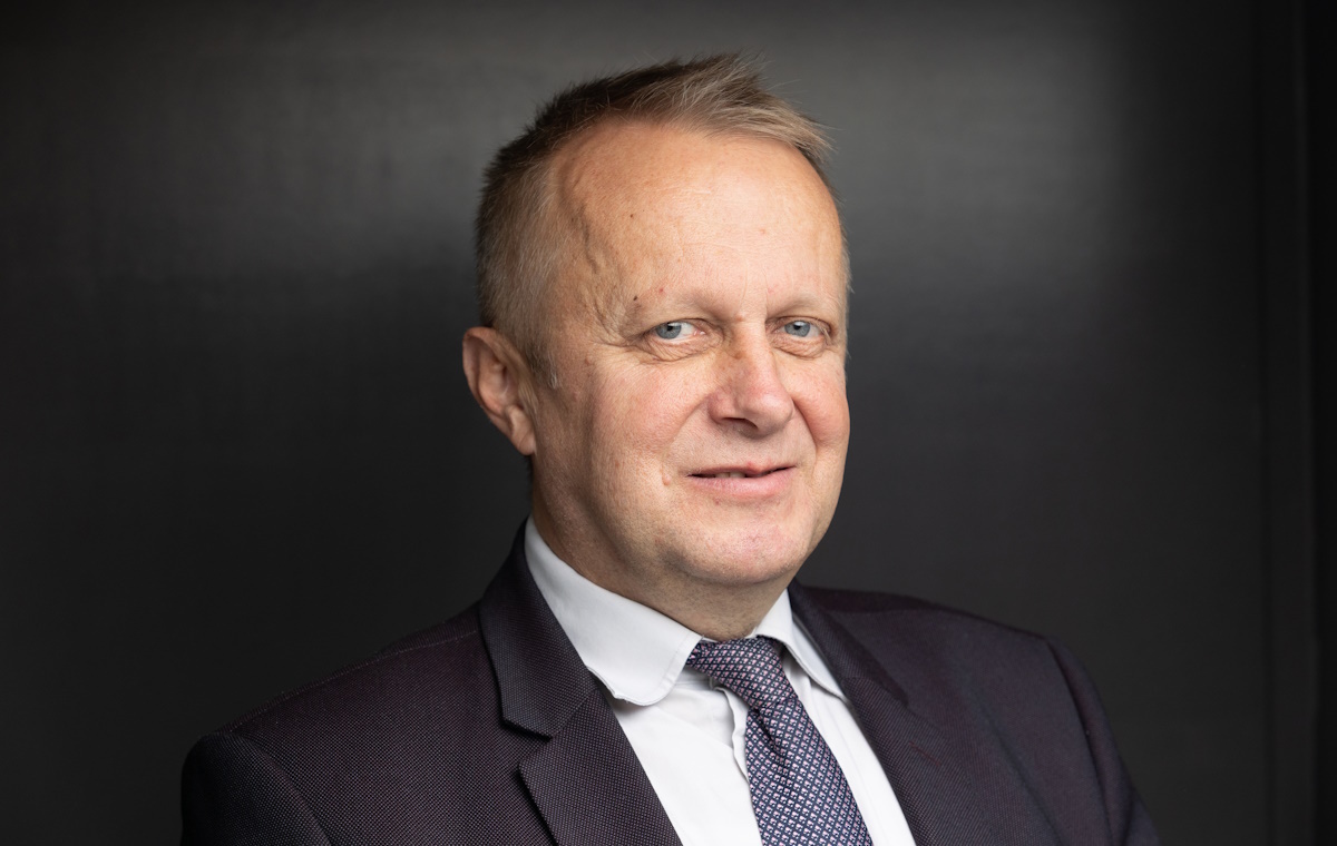 Prof. Ryba: Papa wykonuje ruchy, które podejmował Gomułka