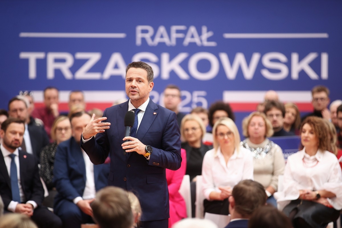 Trzaskowski drwi z PiS: "Mroczki mają w oczach"