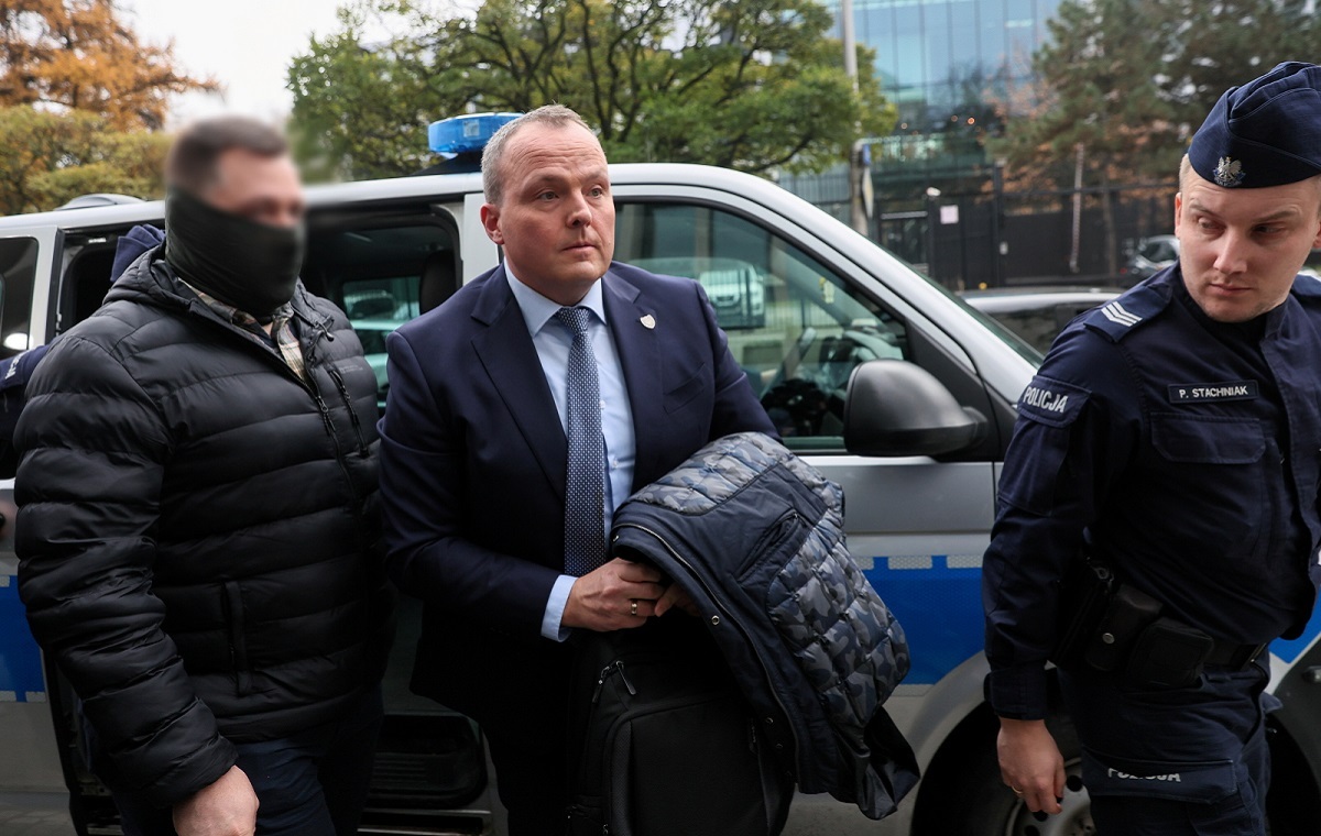 RELACJA. Pogonowski doprowadzony przed komisję ds. Pegasusa