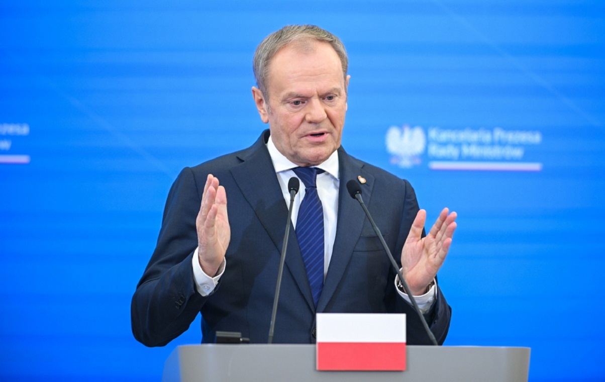 Tusk broni Nowackiej. Serwuje mglisty "wykład" o agresji