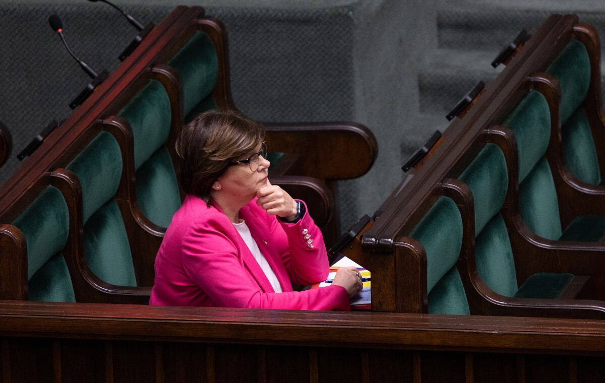 Izabela Leszczyna straci stanowisko? Nieoficjalne informacje