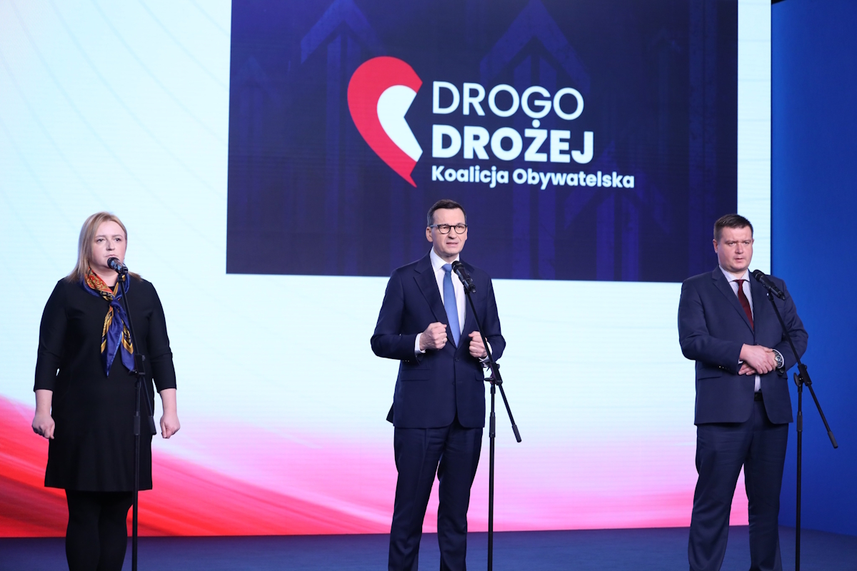 Morawiecki apeluje do Tuska: Obniżcie VAT na żywność!