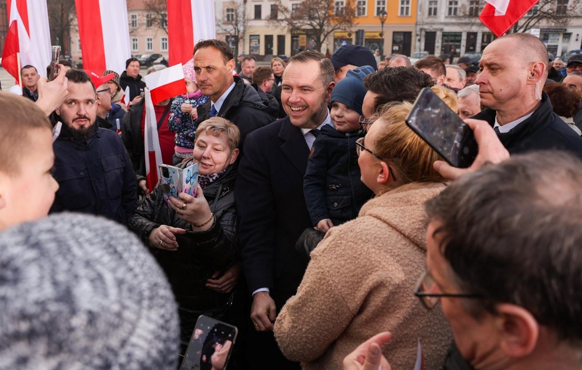 Nawrocki chce zwolnić rodziny z dziećmi z podatków