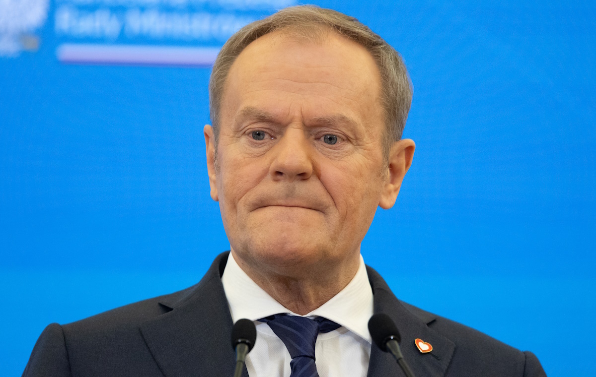 Playing blindly. Tusk received a study  from the Stróżyk commission