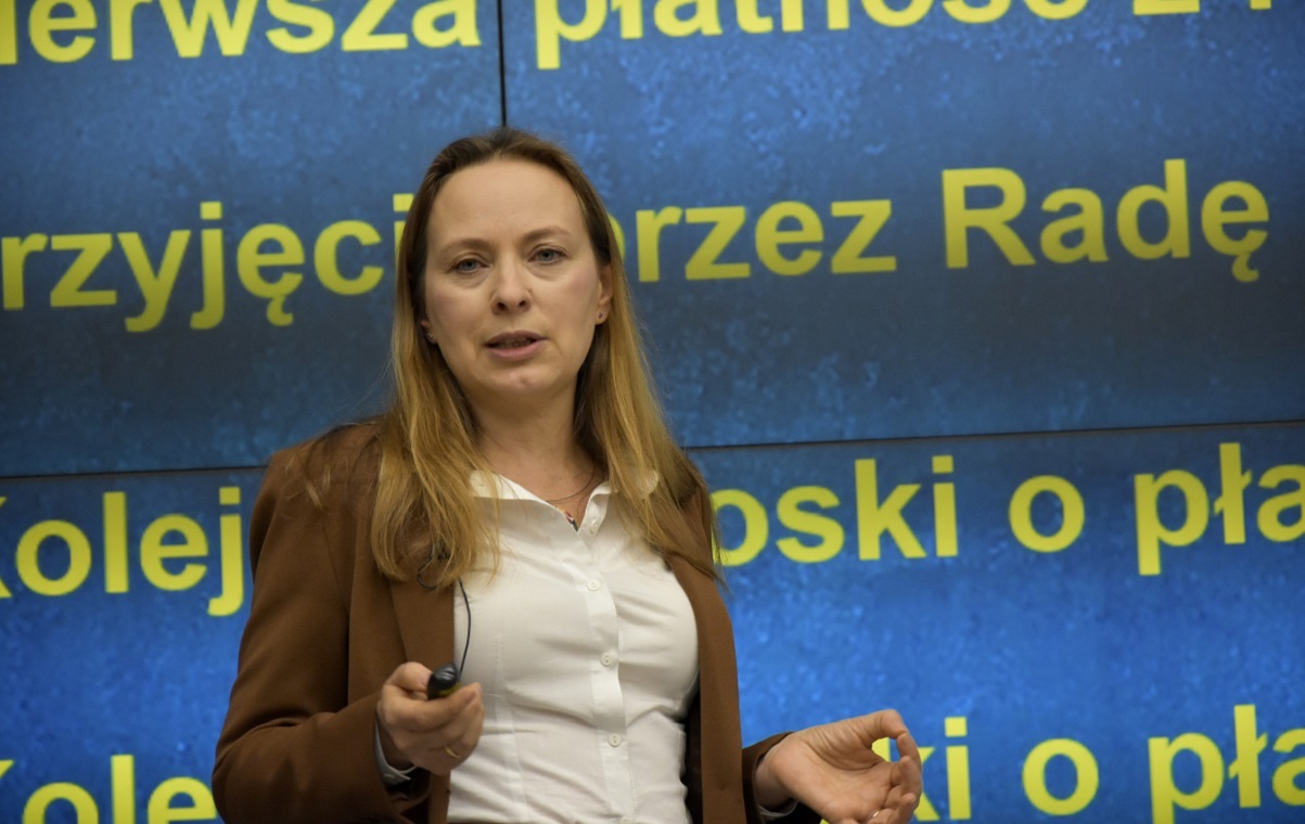 Szokująca umowa Pełczyńskiej-Nałęcz. Za co płaci podatnik?